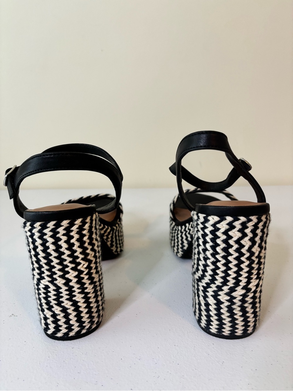 Universal Thread Black & White Woven Platform Sandals - Picture 5 of 9